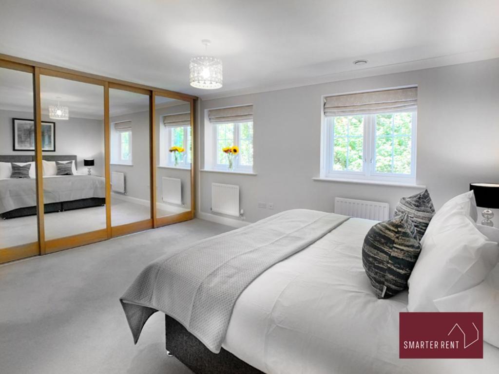 Maidenhead, Leander - 3 Bedroom - Parking & Garden Exteriör bild